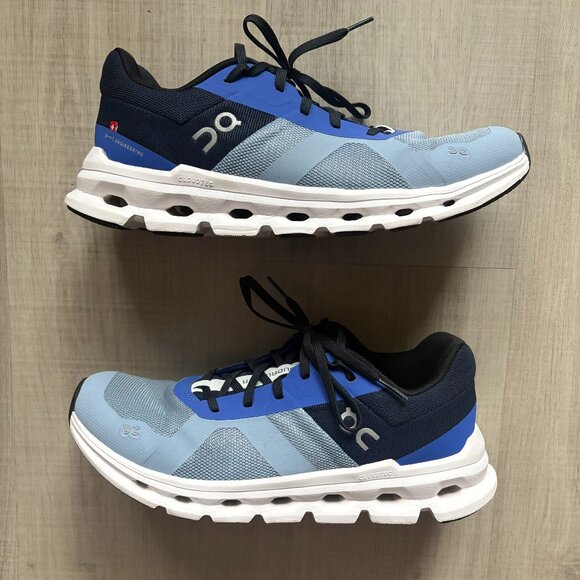 On Cloudrunner - Women Size 9 - Blue - Picture 1 of 6